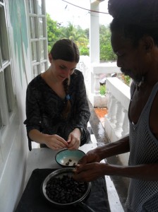 Manon et Rastaman épluchent pendant que j'immortalise ce moment